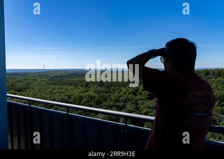 Feuerwehrturm auf dem Rennberg, bei Flaesheim, Haltern am See, im Waldgebiet Haard, einer von 3 Feuerwehrtürmen in der Region, von April bis Oktober Stockfoto