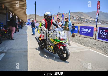 Lima, Peru 2023. Unbekannte Piloten, die an der Pits Motopark Santa Rosa CHAMPIONSHIP teilnehmen. Stockfoto