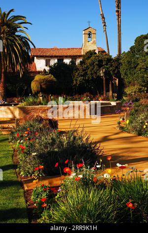 Gärten und Wanderwege in der Mission San Juan Capistrano, Kalifornien Stockfoto