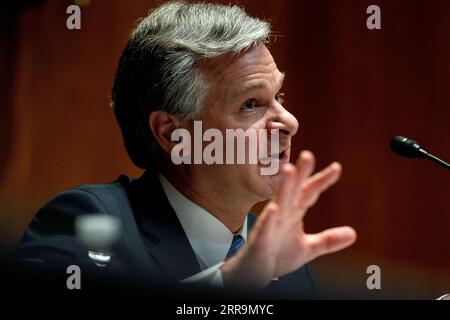 210623 -- WASHINGTON, 23. Juni 2021 -- US-FBI-Direktor Christopher Wray bezeugt während einer Anhörung des Unterausschusses für Senatsmittel über Eine Überprüfung des Finanzjahres 2022 des Präsidenten Finanzierungsantrag für das Federal Bureau of Investigation on Capitol Hill in Washington, D.C., USA, am 23. Juni 2021. Via Xinhua U.S.-WASHINGTON, D.C.-CHRISTOPHER WRAY-HEARING StefanixReynolds/Pool PUBLICATIONxNOTxINxCHN Stockfoto