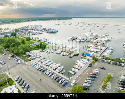 Luftaufnahme von Hafenbooten im Hafen von sag, ny Stockfoto