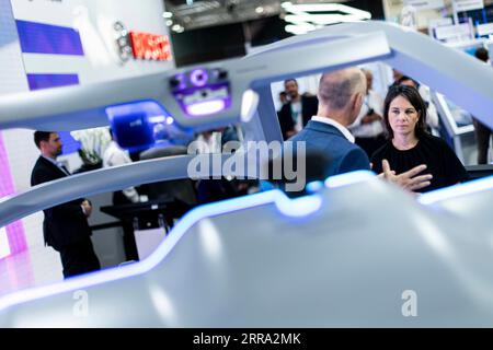 München, Deutschland. September 2023. Bundesaußenministerin Annalena Baerbock am Bosch-Stand auf der IAA in München, 7. September 2023. Copyright: Leon Kuegeler/photothek.de Credit: dpa/Alamy Live News Stockfoto