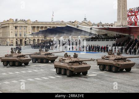 210714 -- PARIS, 14. Juli 2021 -- die jährliche Militärparade am Bastille-Tag findet am Place de la Concorde in Paris, Frankreich, am 14. Juli 2021 statt. Frankreich hat am Mittwoch seine jährlichen Feierlichkeiten zum Bastille-Tag mit einer traditionellen Militärparade auf der berühmten Avenue der Champs Elysees in Paris abgehalten, während die öffentlichen Versammlungen aufgrund von COVID-19 eingeschränkt wurden. FRANKREICH-PARIS-BASTILLE-TAGESPARADE GaoxJing PUBLICATIONxNOTxINxCHN Stockfoto