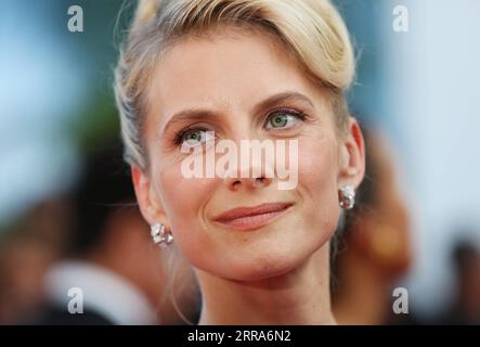 210718 -- CANNES, 18. Juli 2021 -- Jurymitglied Melanie Laurent trifft auf dem roten Teppich für die Abschlusszeremonie des 74. Internationalen Filmfestivals von Cannes in Cannes, Südfrankreich, 17. Juli 2021. FRANCE-CANNES-FILM FESTIVAL-CLOSING GaoxJing PUBLICATIONxNOTxINxCHN Stockfoto