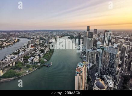 210721 -- BRISBANE, 21. Juli 2021 -- Dateifoto aufgenommen am 4. Januar 2020 zeigt einen Blick auf Brisbane, Australien. Die australische Stadt Brisbane gewann das Recht, die Olympischen Sommerspiele 2032 in einer Abstimmung auf der 138. Sitzung des Internationalen Olympischen Komitees IOC am 21. Juli 2021, zwei Tage vor der Eröffnungszeremonie von Tokio 2020, auszurichten. SP AUSTRALIA-BRISBANE-2032 OLYMPISCHE SOMMERSPIELE - GASTGEBER DES GEWINNERS BAIXXUEFEI PUBLICATIONXNOTXINXCHN Stockfoto