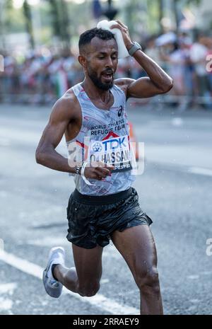 Omar Hassan vom Athleten Refugee Team, das am 9. Tag der Leichtathletik-Weltmeisterschaften Budapest am 27. August 2023 am Männer-Marathon teilnimmt Stockfoto