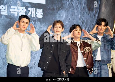 (L-R) Sehun, Chen, Xiumin und Chanyeol (EXO), 25. Juli 2023: Mitglieder der südkoreanischen Boygroup posieren bei einer Veranstaltung vor einer VIP-Vorschau des südkoreanischen Films 'The Moon' in Seoul, Südkorea. Quelle: Lee Jae-Won/AFLO/Alamy Live News Stockfoto