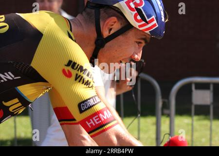 Felixstowe, Großbritannien. September 2023. Die fünfte Etappe der Tour of Britain beginnt und endet in Felixstowe. Wout van Aert vom Team Jumbo Visma gewinnt die Bühne und ist jetzt der Gesamtführer des Rennens. Radio: Eastern Views/Alamy Live News Stockfoto