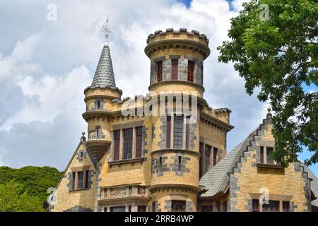 Das Stollmeyer’s Castle oder Killarney im Hafen von Spanien, Trinidad und Tobago. Es ist eines der prächtigen sieben Gebäude. Stockfoto