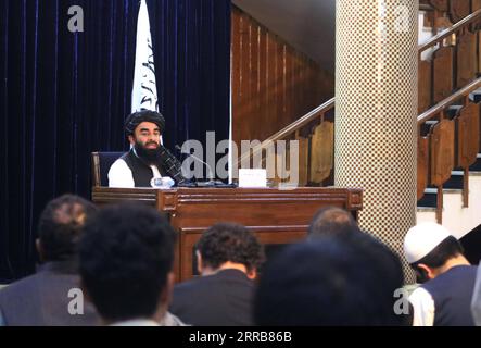 Bilder des Jahres 2021, News 09 September News Themen der Woche KW36 News Bilder des Tages 210907 -- KABUL, 7. September 2021 -- Taliban-Sprecher Zabihullah Mujahid spricht auf einer Pressekonferenz in Kabul, Afghanistan, 6. September 2021. /XINHUA AFGHANISTAN-KABUL-TALIBAN-PRESSESPRECHERKONFERENZ STR PUBLICATIONXNOTXINXCHN Stockfoto