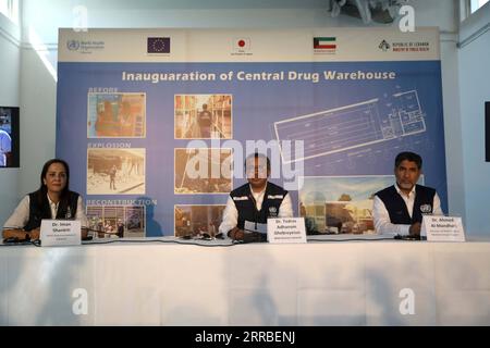 210917 -- BEIRUT, 17. September 2021 -- Generaldirektor der Weltgesundheitsorganisation WHO Tedros Adhanom Ghebreyesus C nimmt am 17. September 2021 an einer Pressekonferenz im Zentralen Drug Warehouse in Beirut, Libanon, Teil. Tedros Adhanom Ghebreyesus sagte am Freitag, dass die WHO ein Expertenteam entsenden werde, das Libanon dabei helfen werde, Probleme in seinem Gesundheitssektor zu identifizieren und einen Strategieplan für Reformen zu entwerfen. LIBANON-BEIRUT-WHO-EXPERTINNEN-GESUNDHEITSFÖRDERUNG BILALXJAWICH PUBLICATIONXNOTXINXCHN Stockfoto