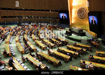 210923 -- VEREINTEN NATIONEN, 23. September 2021 -- Michelle Bachelet Jeria, hohe Kommissarin der Vereinten Nationen für Menschenrechte, spricht an einem Treffen auf hoher Ebene anlässlich des 20. Jahrestages der Annahme der Erklärung und des Aktionsprogramms von Durban per Video am 22. September 2021 im UN-Hauptsitz in New York. Die Generalversammlung der Vereinten Nationen hat am Mittwoch anlässlich des 20. Jahrestages der Annahme der Erklärung und des Aktionsprogramms von Durban eine hochrangige Tagung abgehalten und eine politische Erklärung angenommen, um den Kampf gegen Rassismus und Rassendiskriminierung voranzutreiben. UN-TREFFEN AUF HOHER EBENE - ANNAHME VON O Stockfoto