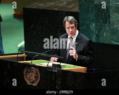 210925 -- VEREINTEN NATIONEN, 25. September 2021 -- der zyprische Präsident Nicos Anastasiades spricht die allgemeine Debatte der 76. Tagung der Generalversammlung der Vereinten Nationen am 24. September 2021 im Hauptquartier der Vereinten Nationen in New York an. Die allgemeine Aussprache über die 76. Tagung der Generalversammlung der Vereinten Nationen fand am Freitag ihren vierten Tag ein. ALLGEMEINE AUSSPRACHE der GENERALVERSAMMLUNG DER Vereinten Nationen WangxYing PUBLICATIONxNOTxINxCHN Stockfoto