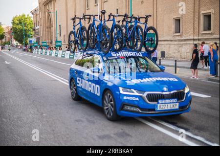 Die 12. Etappe der Vuelta a España, eines der führenden Radrennen im internationalen Kalender, erreicht Zaragoza, Aragon, Spanien, am 7. September Stockfoto