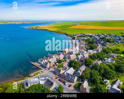 Luftaufnahme des Dorfes St. Margaret’s Hope in South Ronaldsay, Orkney Islands, Schottland, Vereinigtes Königreich. Stockfoto