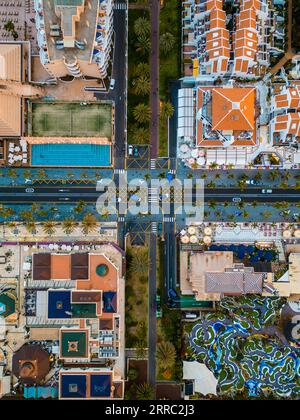 Hotels und Straßen von Las Americas und Los Cristianos, Teneriffa, Kanarische Insel Stockfoto