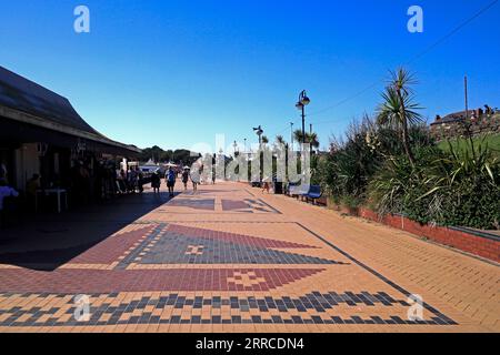 Die Promenade, Esplanade in Whitmore Bay, Barry Island, September 2023. Stockfoto