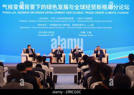 211105 -- SHANGHAI, 5. Nov. 2021 -- Parallele Sitzung zum Thema "Grüne Entwicklung und globaler Handel unter dem Klimawandel" des vierten Hongqiao International Economic Forum findet am 5. Nov. 2021 in Shanghai, Ostchina, statt. CIIECHINA-SHANGHAI-HONGQIAO-FORUM-PARALLELE SITZUNG-KLIMAWANDEL CN WANGXXIANG PUBLICATIONXNOTXINXCHN Stockfoto