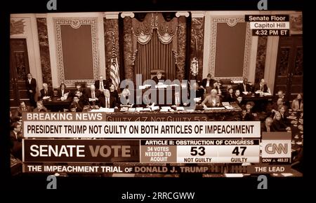 Ein CNN-TV-Screenshot (digital koloriert), nachdem Senatoren Donald Trump am 5. Februar 2020 von der Anklage wegen Amtsenthebung freigesprochen hatten. Stockfoto