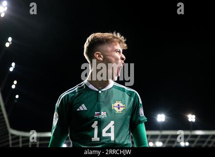 Der nordirische Isaac Price feiert das erste Tor seiner Mannschaft im UEFA Euro 2024 Qualifying-Spiel der Gruppe H im Stozice Stadium in Ljubljana. Bilddatum: Donnerstag, 7. September 2023. Stockfoto