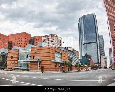 Los Angeles, Kalifornien, USA. 31. Juli 2011. Der Blick auf das Museum of Contemporary Art auf der South Grand Avenue in Downtown Los Angeles. (Bild: © Ian L. Sitren/ZUMA Press Wire) NUR REDAKTIONELLE VERWENDUNG! Nicht für kommerzielle ZWECKE! Stockfoto