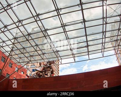 Los Angeles, Kalifornien, USA. 31. Juli 2011. Die Aussicht vom Museum of Contemporary Art auf die South Grand Avenue im Stadtzentrum von Los Angeles. (Bild: © Ian L. Sitren/ZUMA Press Wire) NUR REDAKTIONELLE VERWENDUNG! Nicht für kommerzielle ZWECKE! Stockfoto