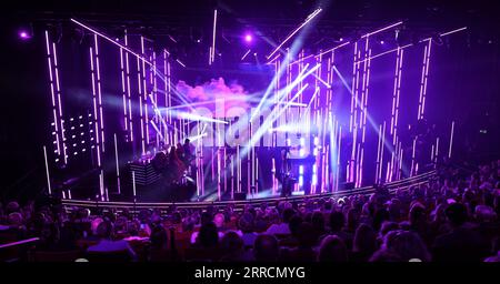 Hamburg, Deutschland. September 2023. Purple Disco Machine & Nothing but Thieves Premiere spielen auf der Bühne bei den Deutschen Radio Awards 2023. Quelle: Christian Charisius/dpa/Alamy Live News Stockfoto