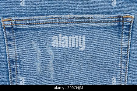 Fragment der Gesäßtasche blauer Jeans Stockfoto