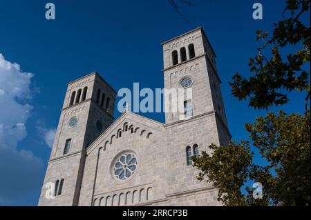 Das Franziskanerkloster der Himmelfahrt der Heiligen Jungfrau Maria befindet sich in Herzegowina in Široki Brijeg. Die Klosterkirche wurde 1905 erbaut Stockfoto