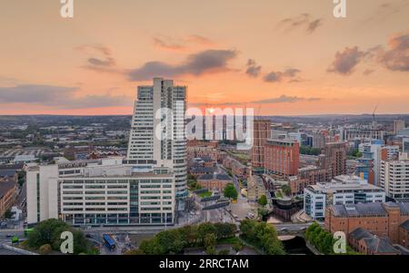 Stadtzentrum von Leeds West Yorkshire. Blick aus der Vogelperspektive auf das Stadtzentrum und die Skyline Stockfoto