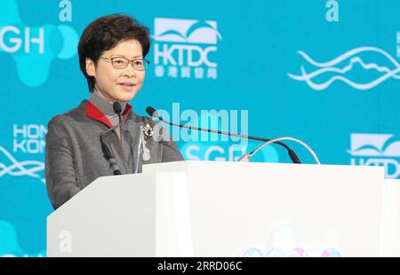 211124 -- HONGKONG, 24. November 2021 -- Chief Executive der Sonderverwaltungsregion Hongkong in China HKSAR Carrie Lam spricht auf dem Asien Summit on Global Health ASGH in Hongkong, Südchina, 24. November 2021. Der Asien-Gipfel für globale Gesundheit ASGH hat hier am Mittwoch unter dem Thema der Gestaltung einer widerstandsfähigen und nachhaltigen Zukunft eröffnet. CHINA-HONG KONG-INT L KONFERENZ-HEALTHCARE CN LUIXSIUXWAI PUBLICATIONXNOTXINXCHN Stockfoto