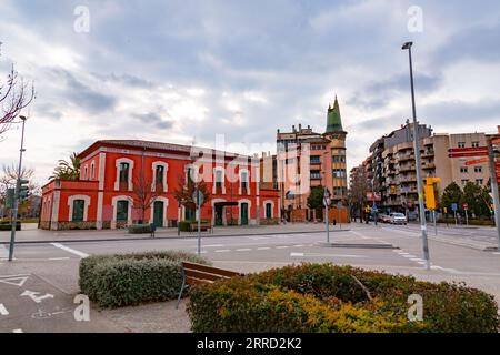 Girona, Spanien - 12. Februar 2022: Der Bahnhof Girona befindet sich im nördlichen Teil der Gemeinde, 1 km südwestlich der Stockfoto