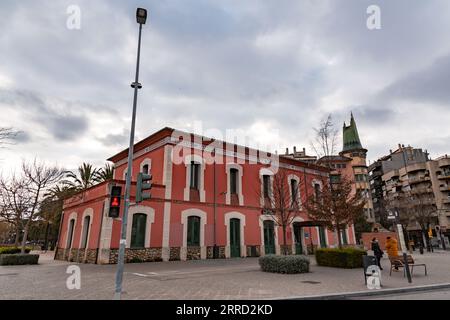 Girona, Spanien - 12. Februar 2022: Der Bahnhof Girona befindet sich im nördlichen Teil der Gemeinde, 1 km südwestlich der Stockfoto