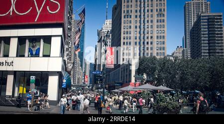 Sitzecke vor Macys Stockfoto