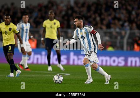 Buenos Aires, Argentinien. September 2023. BUENOS AIRES, ARGENTINIEN - SEPTEMBER 07: Lionel Messi von Argentinien während der ersten Qualifikationsrunde der FIFA-Weltmeisterschaft 2026 zwischen Argentinien und Ecuador im Estadio Mas Monumental Antonio Vespucio Liberti am 7. SEPTEMBER 2023 in Buenos Aires, Argentinien. (Foto: Diego Halisz/SFSI) Credit: Sebo47/Alamy Live News Stockfoto