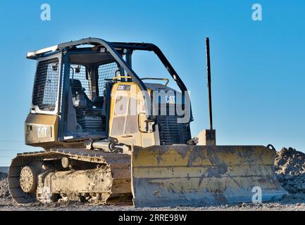 Houston, Texas, USA 12.-01. 2019: Caterpillar D3K2 LGP Planierraupe auf einem Entwicklungsgelände in Houston, TX. Stockfoto