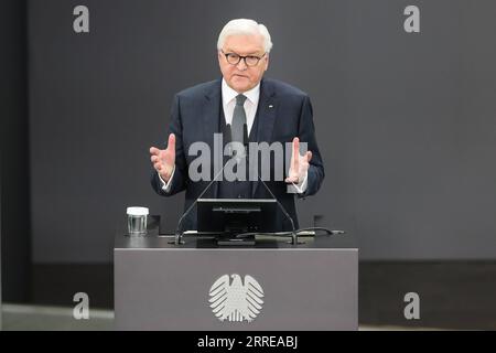 220214 -- BERLIN, 14. Februar 2022 -- Frank-Walter Steinmeier hält eine Rede nach seiner Wiederwahl zum Präsidenten der Bundesrepublik Deutschland während des 17. Bundeskonvents in Berlin, Hauptstadt Deutschlands, 13. Februar 2022. Steinmeier wurde am Sonntag zum deutschen Präsidenten wiedergewählt. DEUTSCHLAND-BERLIN-FRANK-WALTER STEINMEIER-PRÄSIDENT-WIEDERWAHL SHANXYUQI PUBLICATIONXNOTXINXCHN Stockfoto