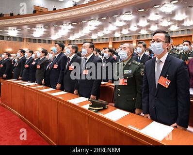 220310 -- PEKING, 10. März 2022 -- die Abschlusssitzung der fünften Sitzung des 13. Nationalen Komitees der politischen Konsultativkonferenz des chinesischen Volkes CPPCC findet in der Großen Halle des Volkes in Peking, der Hauptstadt Chinas, am 10. März 2022 statt. ZWEI SITZUNGEN CHINA-PEKING-CPPCC-JÄHRLICHE SITZUNG-ABSCHLUSSSITZUNG CN RAOXAIMIN PUBLICATIONXNOTXINXCHN Stockfoto