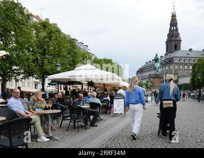 Bars und Cafés auf dem Højbro Plads in Kopenhagen, Dänemark. Stockfoto