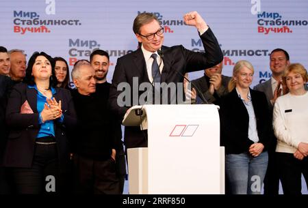 Bilder des Jahres 2022, News 04 April News Themen der Woche KW13 News Bilder des Tages 220403 -- BELGRAD, 3. April 2022 -- der serbische Präsident Aleksandar Vucic Front nimmt am 3. April 2022 an einer Pressekonferenz im serbischen Hauptquartier der Fortschrittspartei SNS in Belgrad Teil. Vucic erklärte seinen überzeugenden Sieg am Sonntag in der ersten Runde der Präsidentschaftswahlen und sicherte sich eine weitere fünfjährige Amtszeit zu. Foto von /Xinhua SERBIEN-BELGRAD-WAHLEN-VUCIC-SIEG-ERKLÄRUNG PredragxMilosavljevic PUBLICATIONxNOTxINxCHN Stockfoto