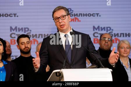 220403 -- BELGRAD, 3. April 2022 -- der serbische Präsident Aleksandar Vucic Front spricht während einer Pressekonferenz im SNS-Hauptquartier der Serbischen Progressiven Partei in Belgrad, Serbien, am 3. April 2022. Vucic erklärte seinen überzeugenden Sieg am Sonntag in der ersten Runde der Präsidentschaftswahlen und sicherte sich eine weitere fünfjährige Amtszeit zu. Foto von /Xinhua SERBIEN-BELGRAD-WAHLEN-VUCIC-SIEG-ERKLÄRUNG PredragxMilosavljevic PUBLICATIONxNOTxINxCHN Stockfoto