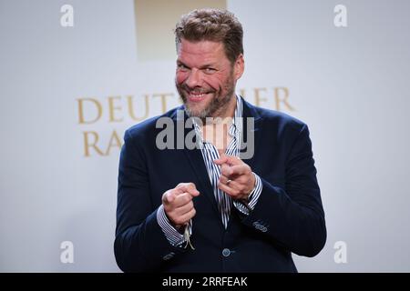 Hamburg, Deutschland. September 2023. Tetje Mierendorf, Schauspielerin, kommt auf dem Roten Teppich für den 14. Deutschen Rundfunkpreis in der Neuen Flora an. Quelle: Christian Charisius/dpa/Alamy Live News Stockfoto