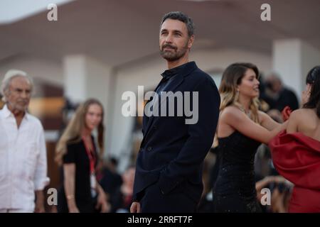 Venedig, Italien. September 2023. VENEDIG, ITALIEN - 7. SEPTEMBER: Raoul Bova besucht einen roten Teppich für den Film ''Lubo'' beim 80. Internationalen Filmfestival von Venedig am 7. SEPTEMBER 2023 in Venedig, Italien. (Foto: Luca Carlino/NurPhoto) Credit: NurPhoto SRL/Alamy Live News Stockfoto