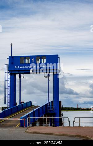 Fähranleger im Hafen von Wittdün auf der Nordseeinsel Amrum, Schild auf Wiedersehen auf Amrum Stockfoto