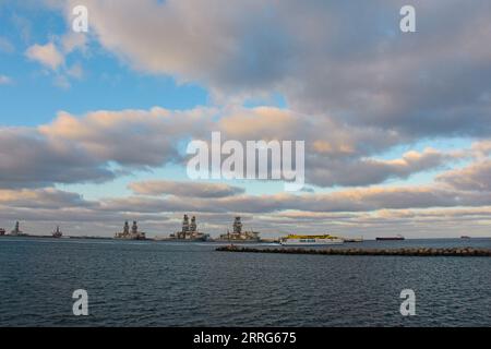 Fred Olsen Express verlässt den Hafen von Las Palmas (Puerto de La Luz), Las Palmas de Gran Canaria, Gran Canaria, Spanien Stockfoto