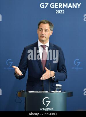 220511 -- BERLIN, 11. Mai 2022 -- der belgische Premierminister Alexander de Croo nimmt am 10. Mai 2022 an einer gemeinsamen Pressekonferenz mit dem deutschen Bundeskanzler Olaf Scholz Teil. DEUTSCHLAND-BERLIN-BELGIEN-PM-VISIT RenxPengfei PUBLICATIONxNOTxINxCHN Stockfoto