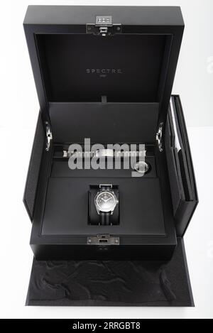 Omega Seamaster 300 James Bond Spectre Edition mit Ref. 233.32.41.21.01.001 BOXSET Stockfoto