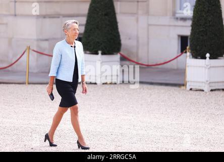 220516 -- PARIS, 16. Mai 2022 -- das Aktenfoto vom 7. Mai 2022 zeigt, wie Elisabeth Borne im Palast des Präsidenten Elysee zur Einführungszeremonie von Emmanuel Macron als französischer Präsident in Paris ankommt. Der französische Präsident Emmanuel Macron ernannte Elisabeth Borne am Montag zur neuen Ministerpräsidentin des Landes. FILE-FRANCE-PARIS-ELISABETH-BORNE-NEUER PM GAOXJING PUBLICATIONXNOTXINXCHN Stockfoto