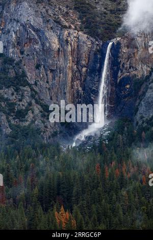 Bridalveil Falls im Winter im Yosemite National Park, CA. Stockfoto