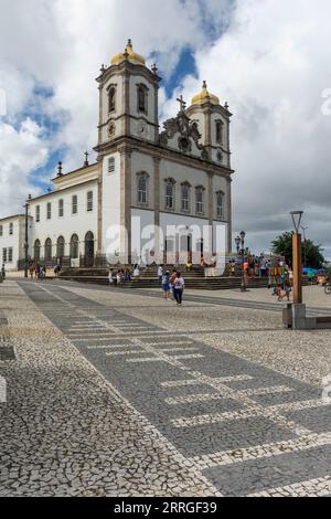 Wunderschöner Blick auf das historische Gebäude der Bonfim-Kirche in Salvador Stockfoto